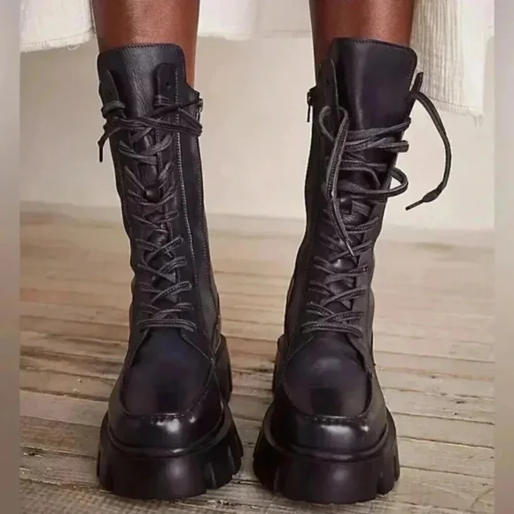 Epic FREE PEOPLE Lug Sole Platform Lace Up Boots